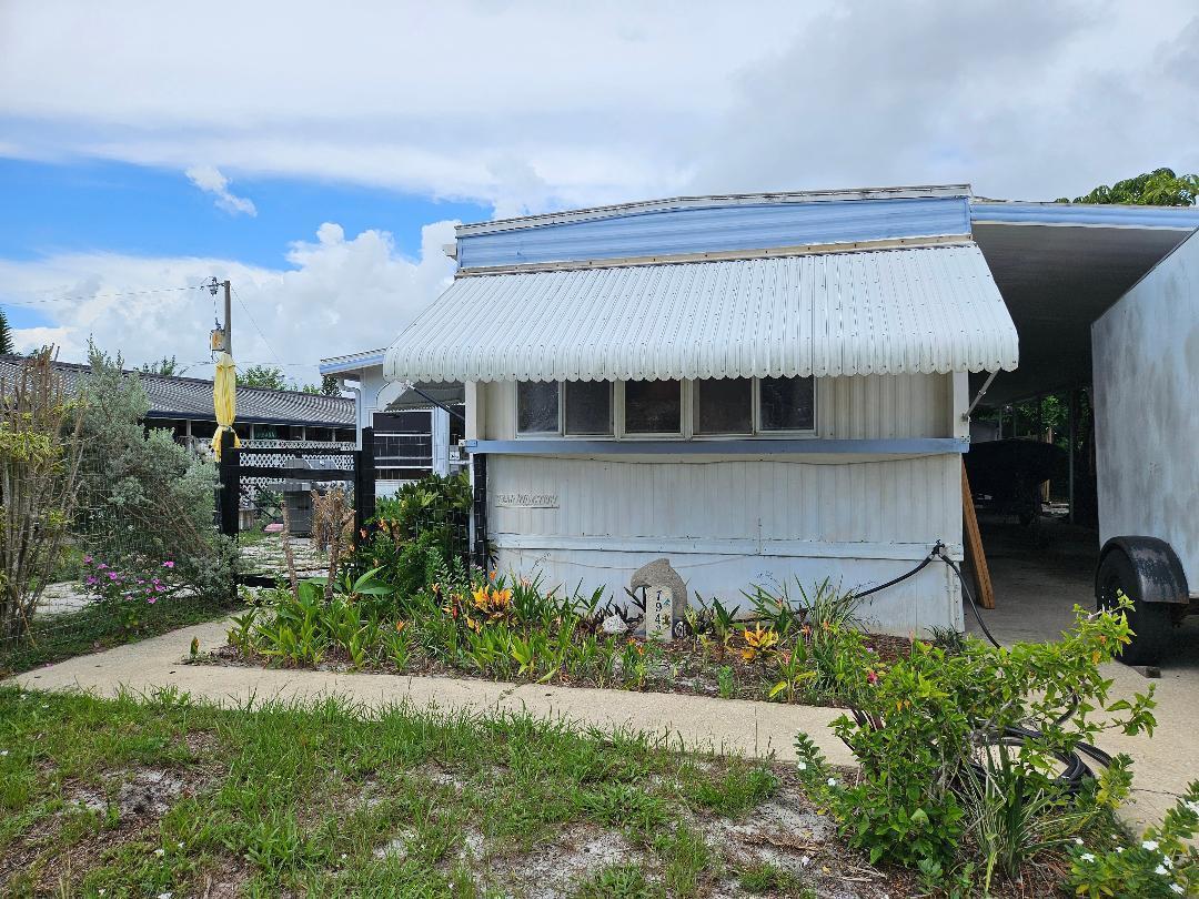 7942 SE SKYLARK Avenue, Hobe Sound FL 33455