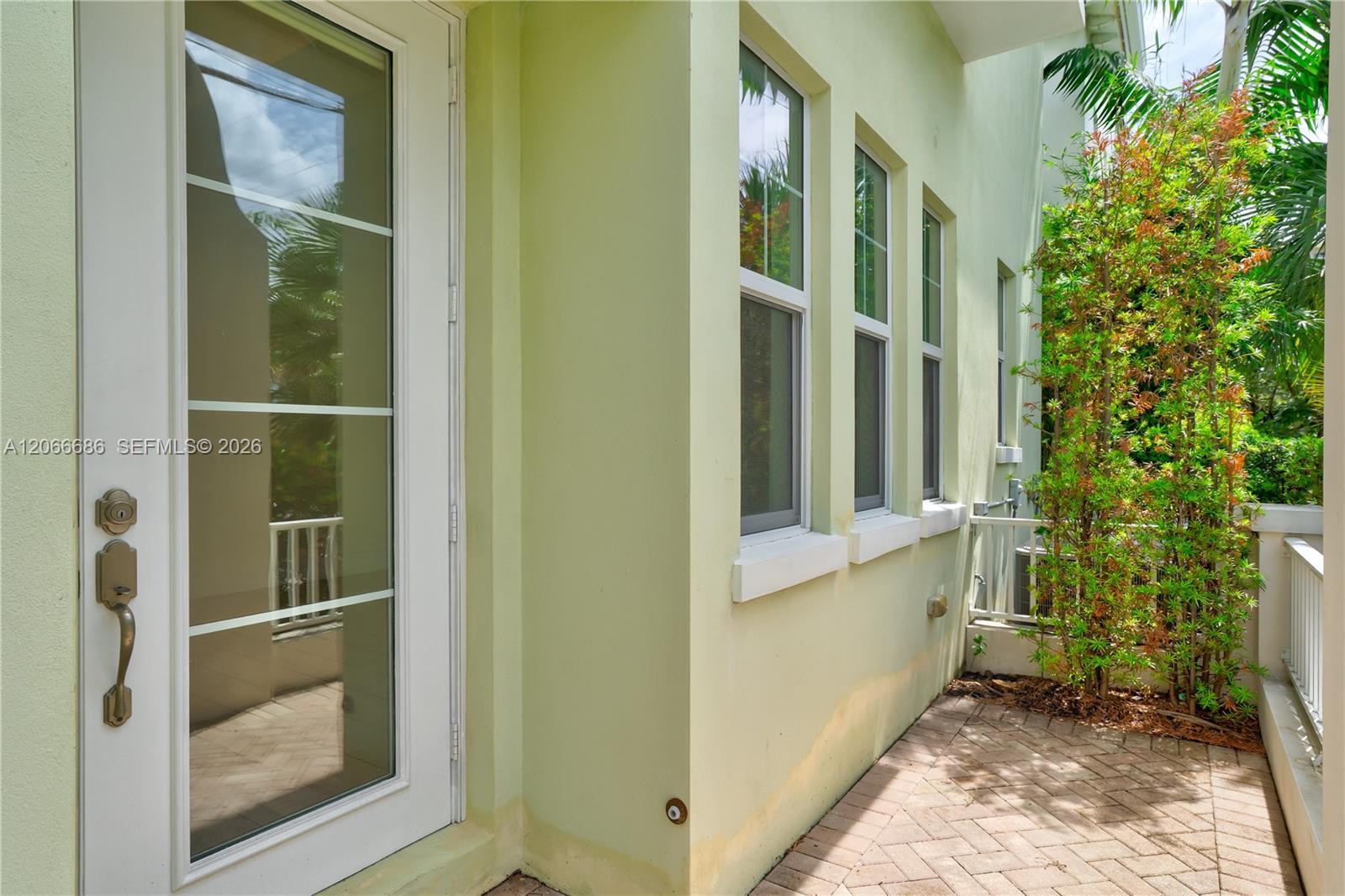 1749 NE 9th St, Fort Lauderdale FL 33304 photo 5