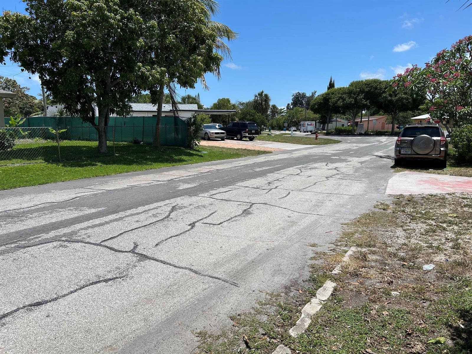 806 NW 1ST Street, Boynton Beach FL 33435 photo 2