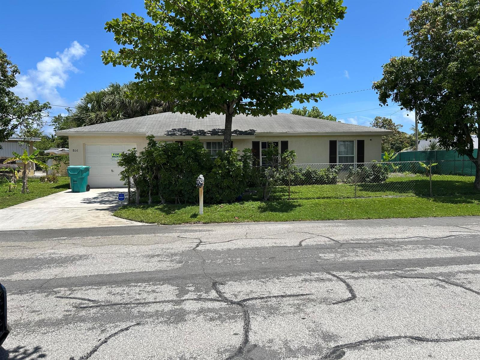 806 NW 1ST Street, Boynton Beach FL 33435 photo 3
