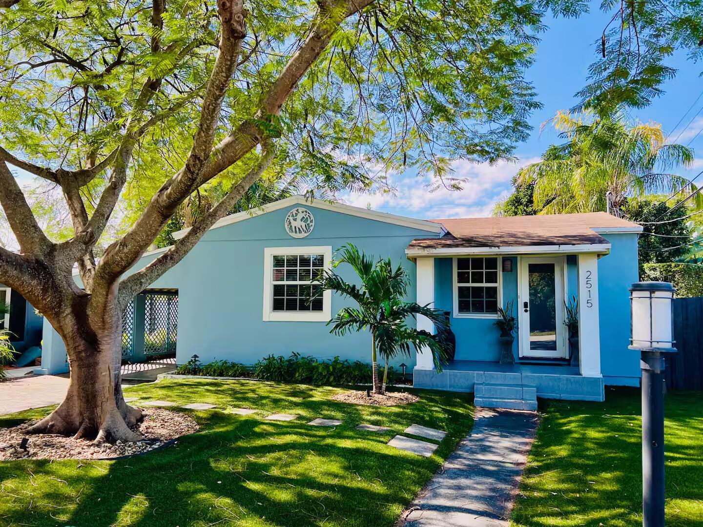 2515 NE 8th Avenue, Wilton Manors FL 33305 photo 2
