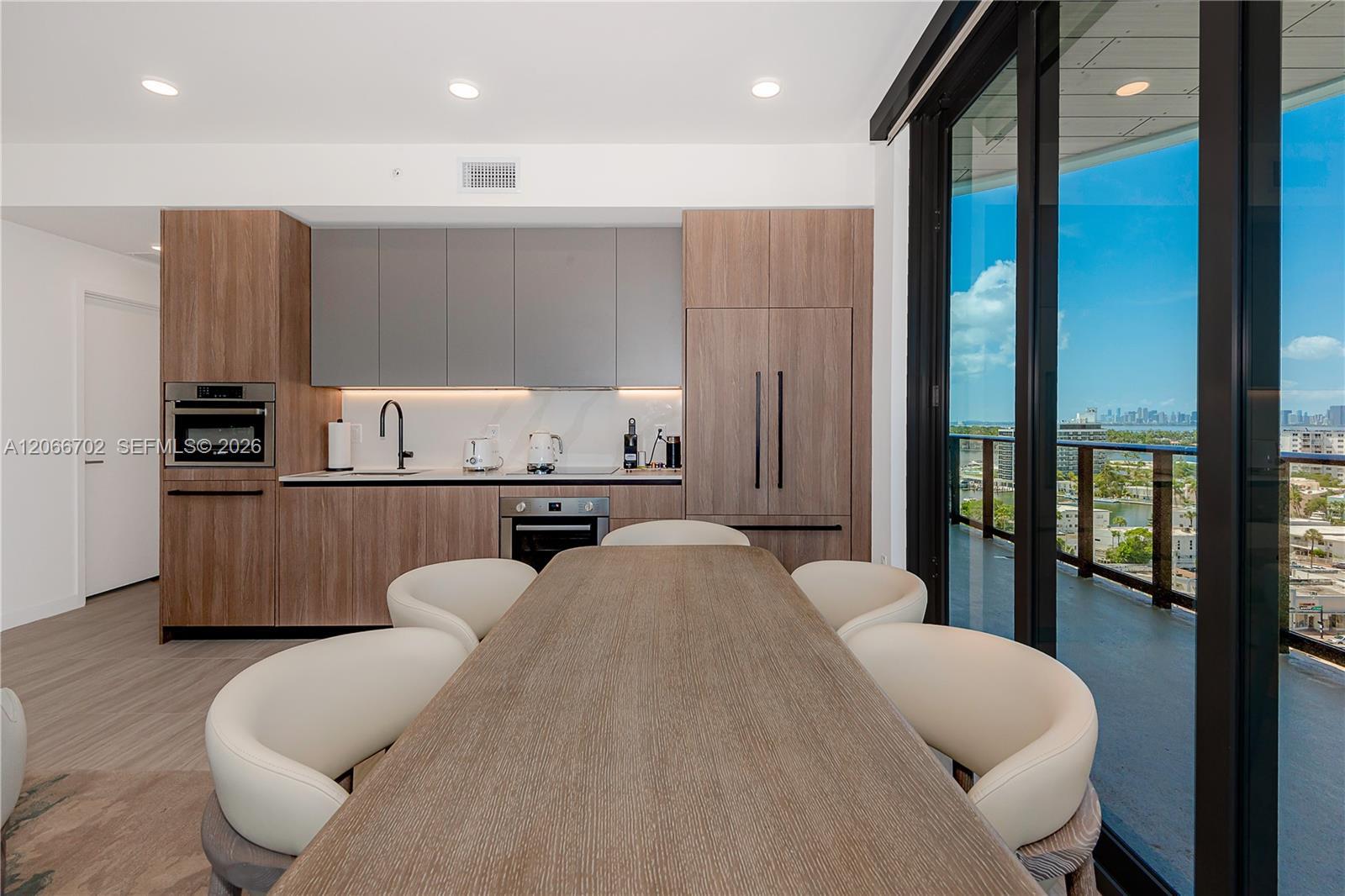580 72nd St # 1112, Miami Beach FL 33141 photo 5