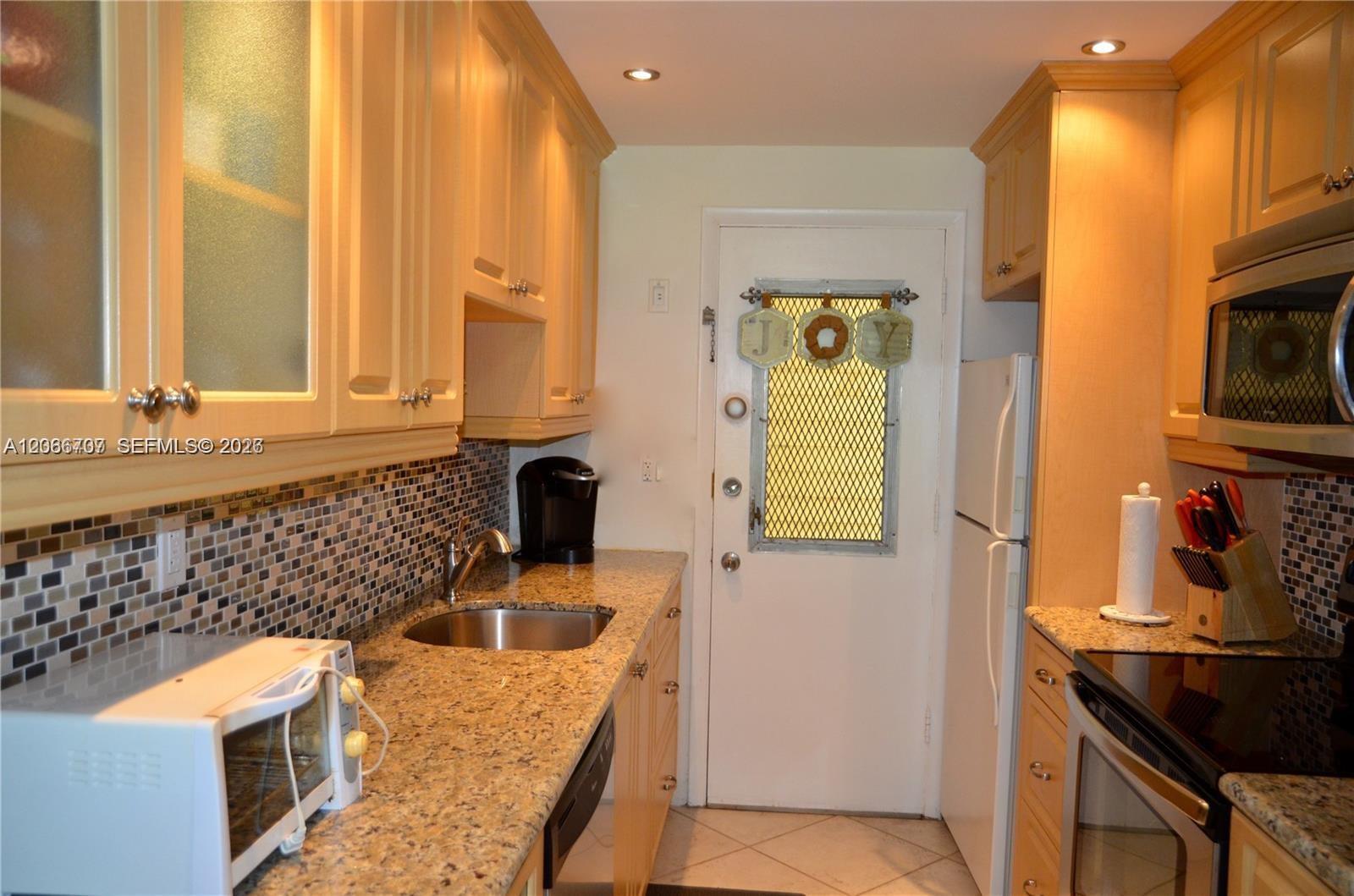 17050 NE 14th Ave # 115, Miami FL 33162 photo 3