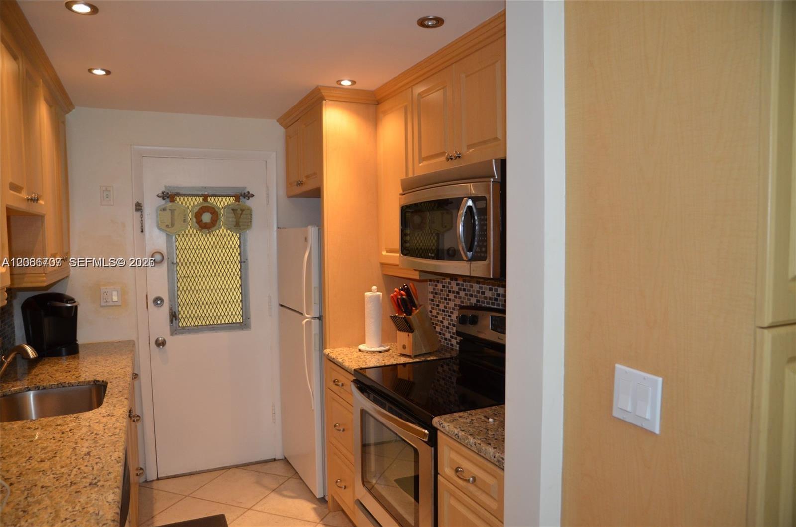 17050 NE 14th Ave # 115, Miami FL 33162 photo 4