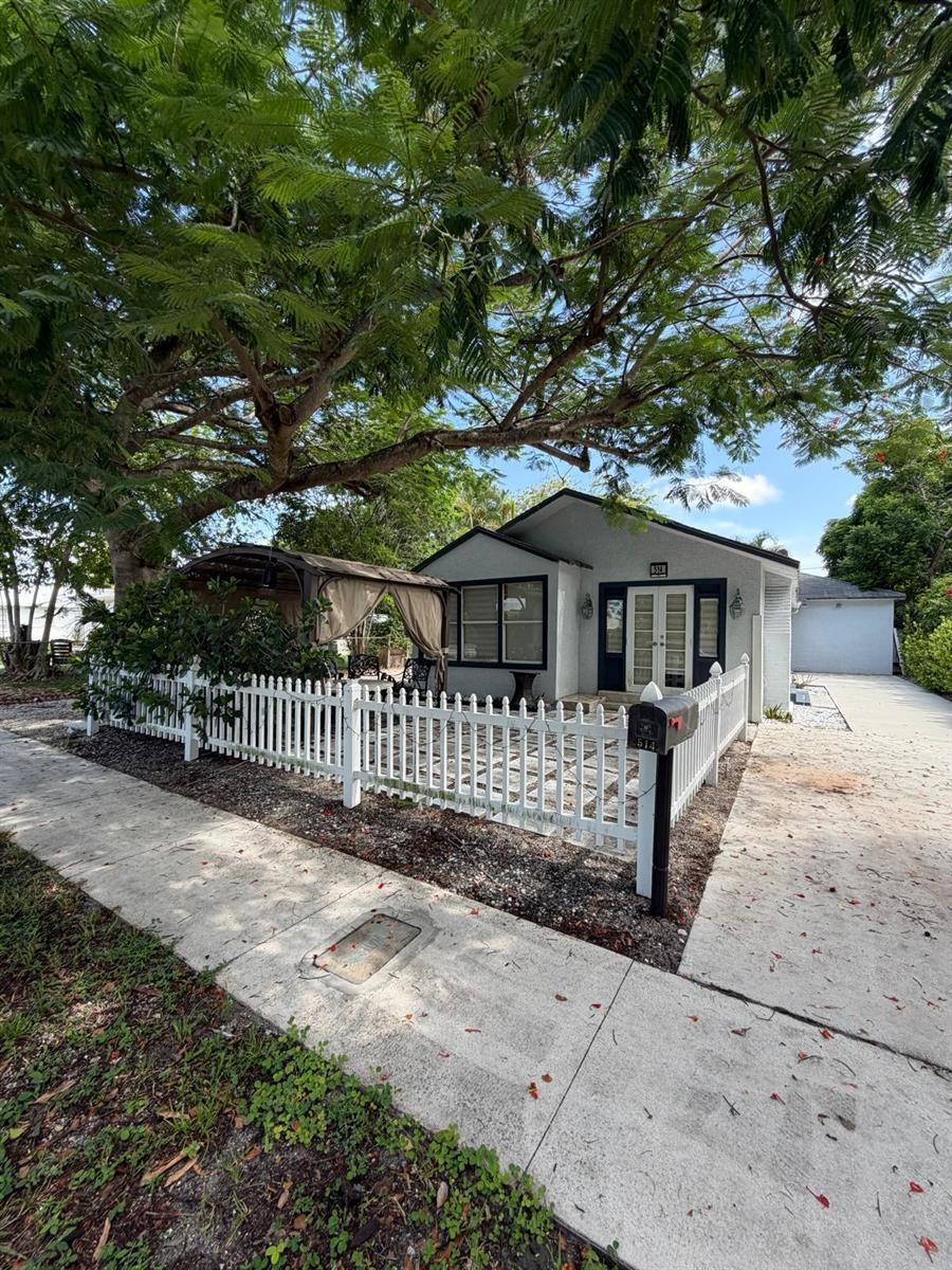 514 Churchill Road, West Palm Beach FL 33405