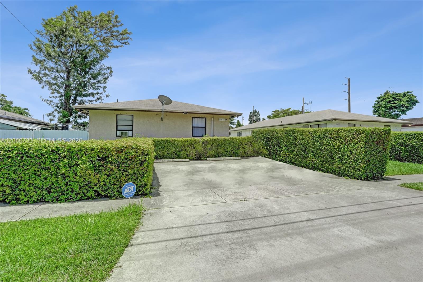 2124-2126 Thomas St # 2126, Hollywood FL 33020 photo 2