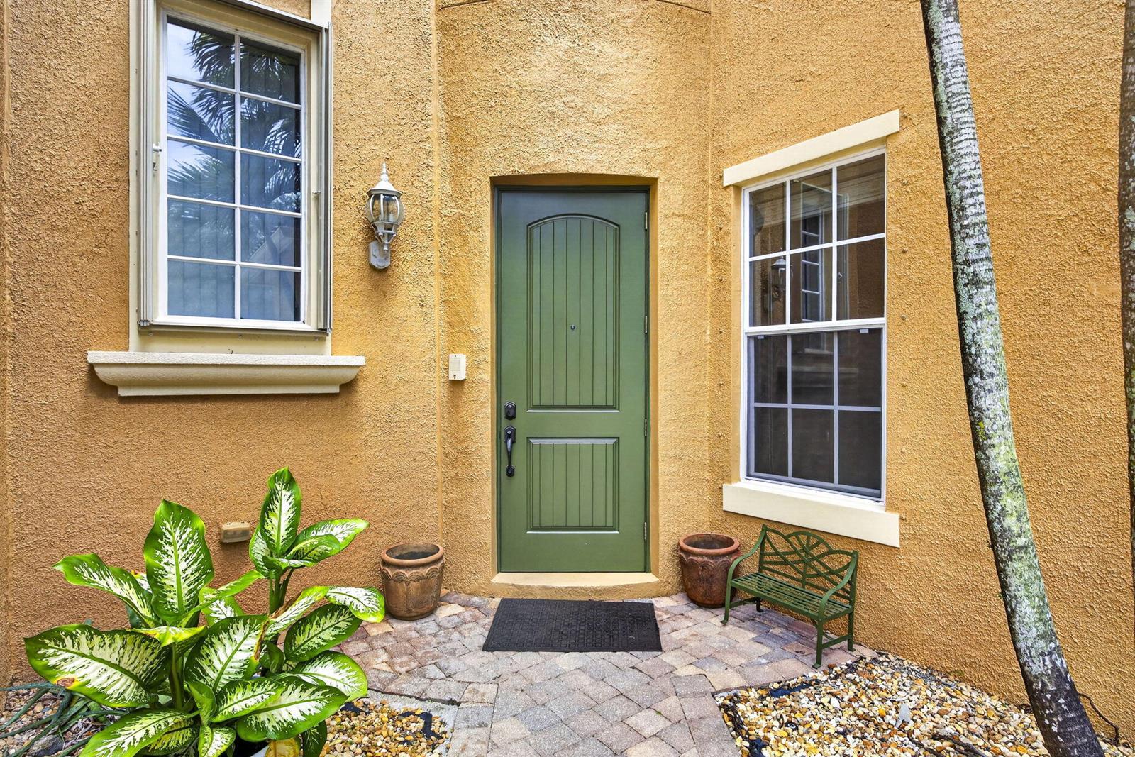 742 Cresta Circle, West Palm Beach FL 33413 photo 3