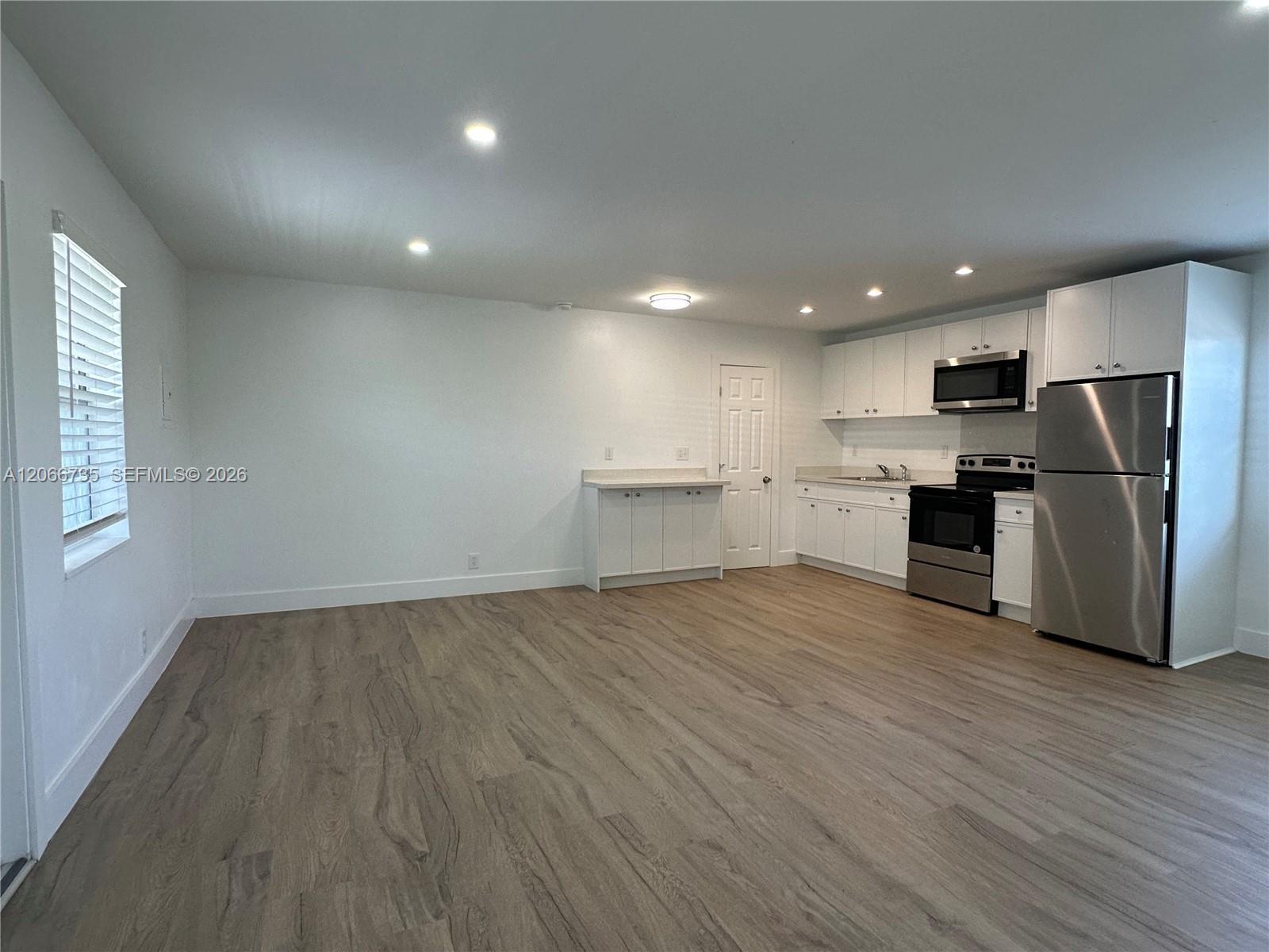 1413 N Dixie Hwy # 5, Fort Lauderdale FL 33304 photo 2