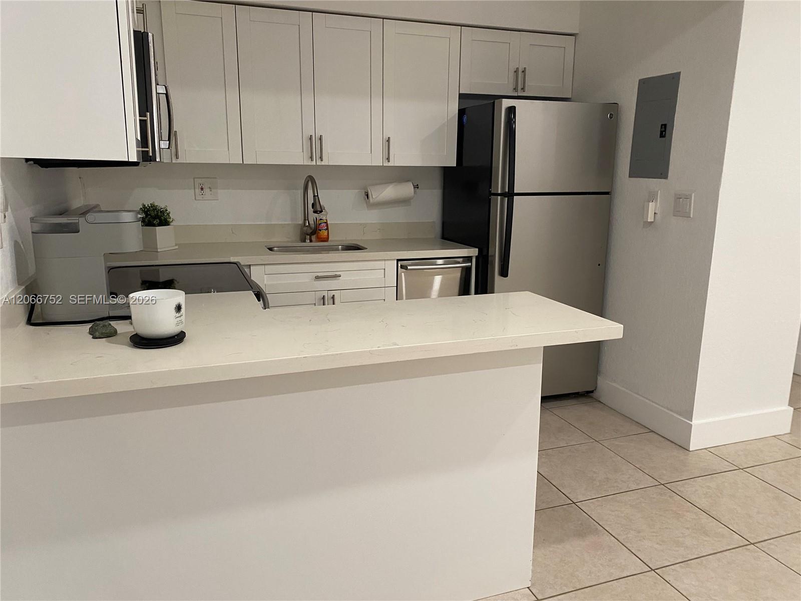 1 Edgewater Dr # 103, Coral Gables FL 33133 photo 5
