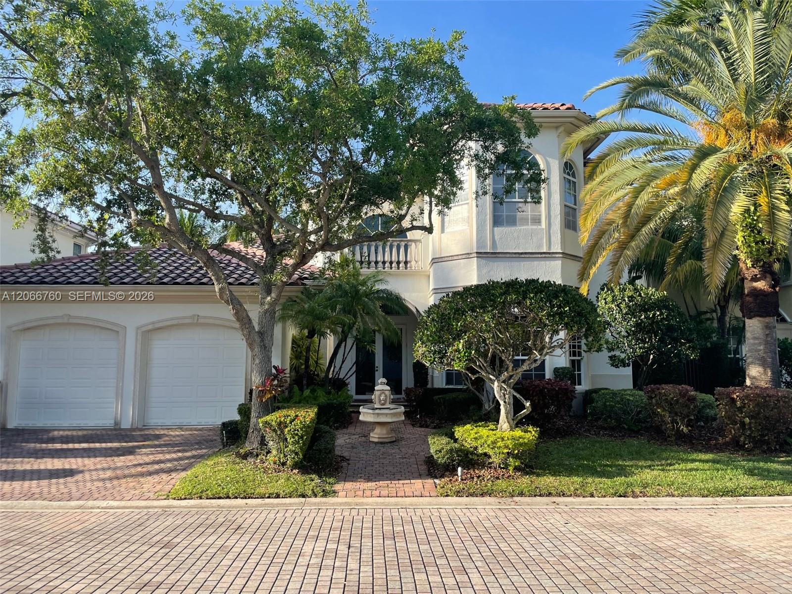 891 Captiva Dr, Hollywood FL 33019 photo 2