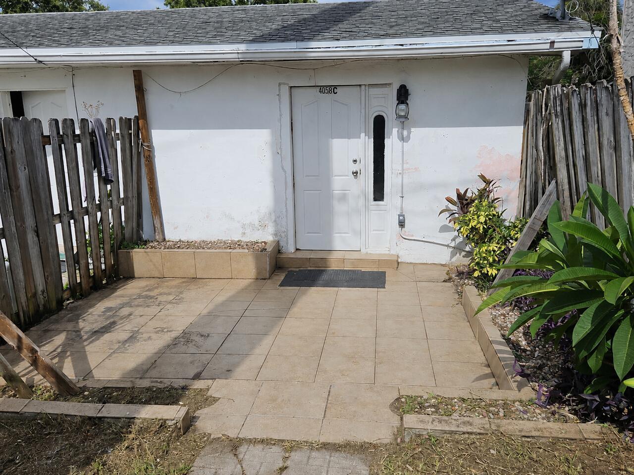 4058 N US HIGHWAY 1 # C, FL 34946