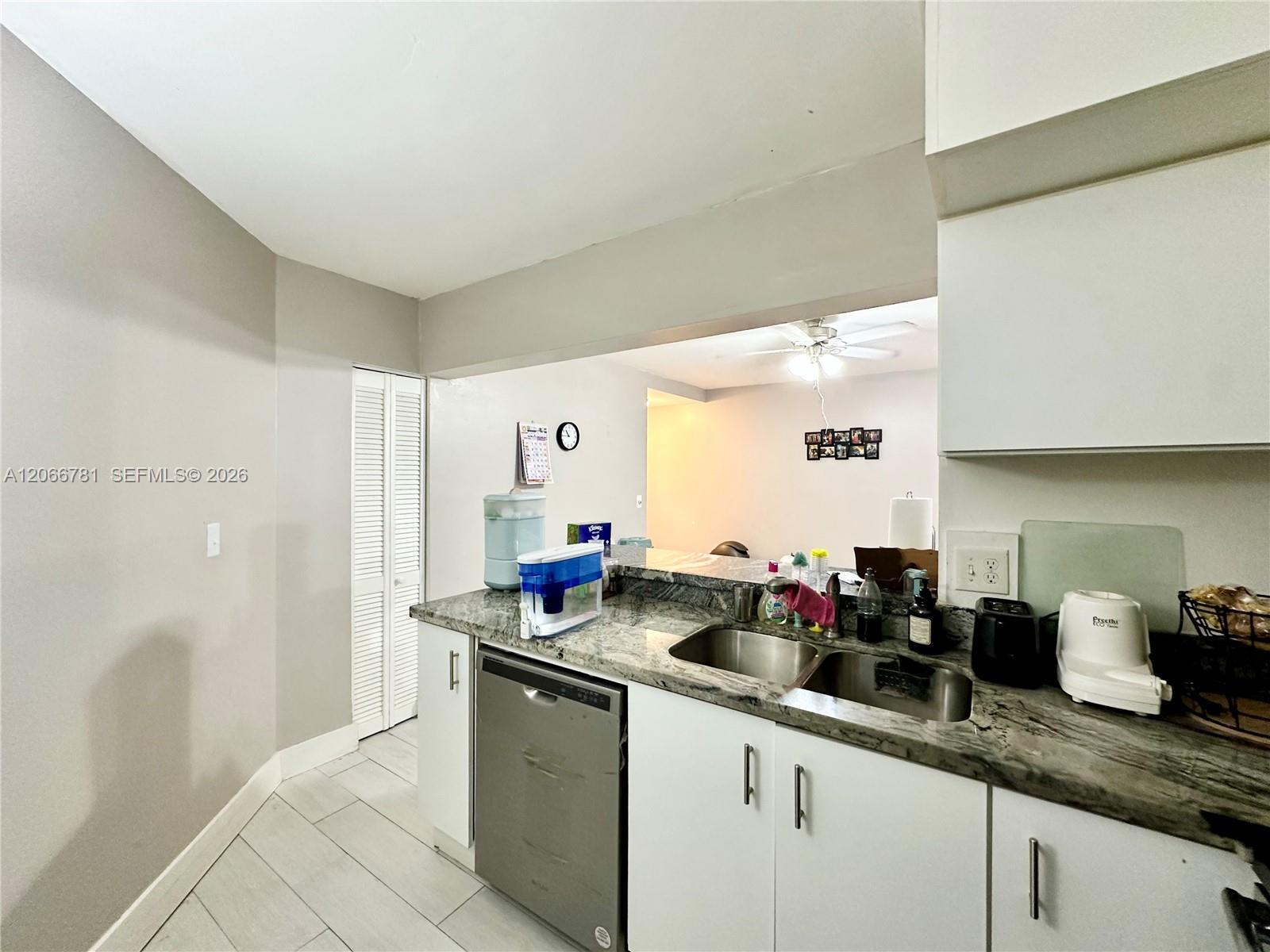 9427 Fontainebleau Blvd # 34, Miami FL 33172 photo 3