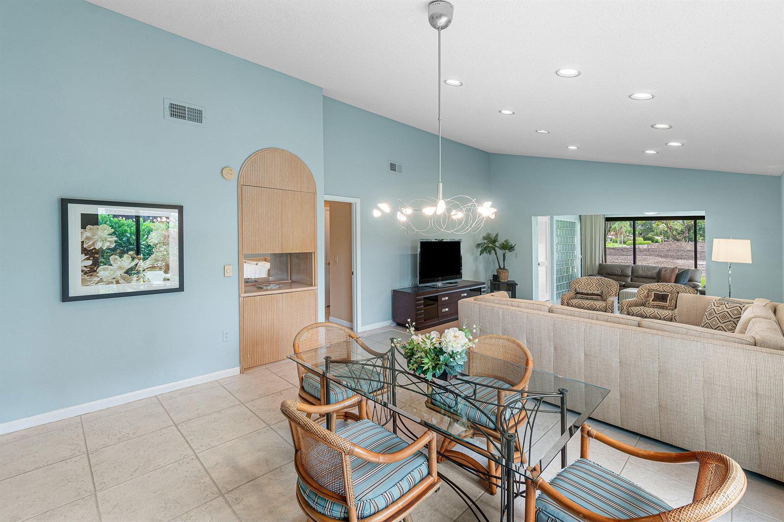 27 Stratford Lane W # D, Boynton Beach FL 33436 photo 3
