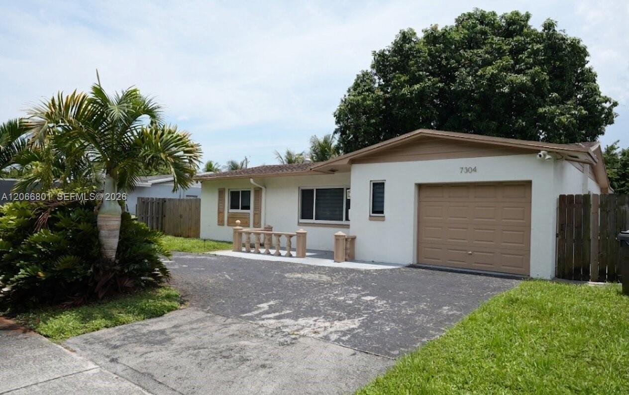 7304 Mckinley St, Hollywood FL 33024