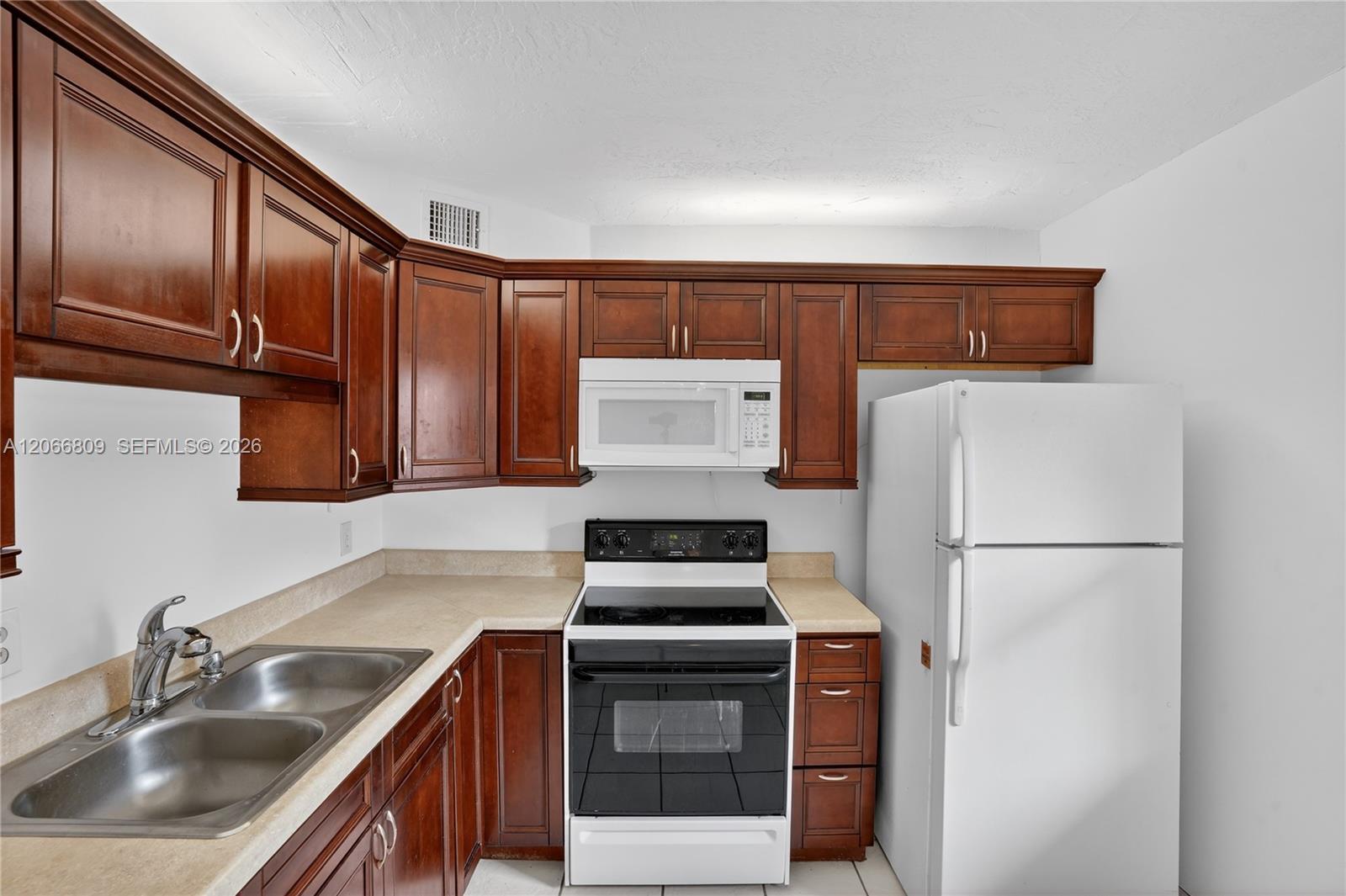 2821 Somerset Dr # 317, Lauderdale Lakes FL 33311 photo 5