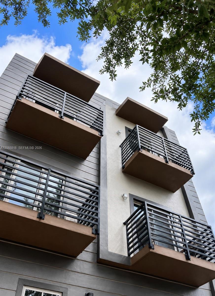 1315 NW 1st St # 203, Miami FL 33125