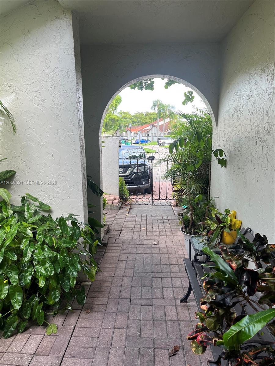 17919 NW 66th Ct, Hialeah FL 33015 photo 5