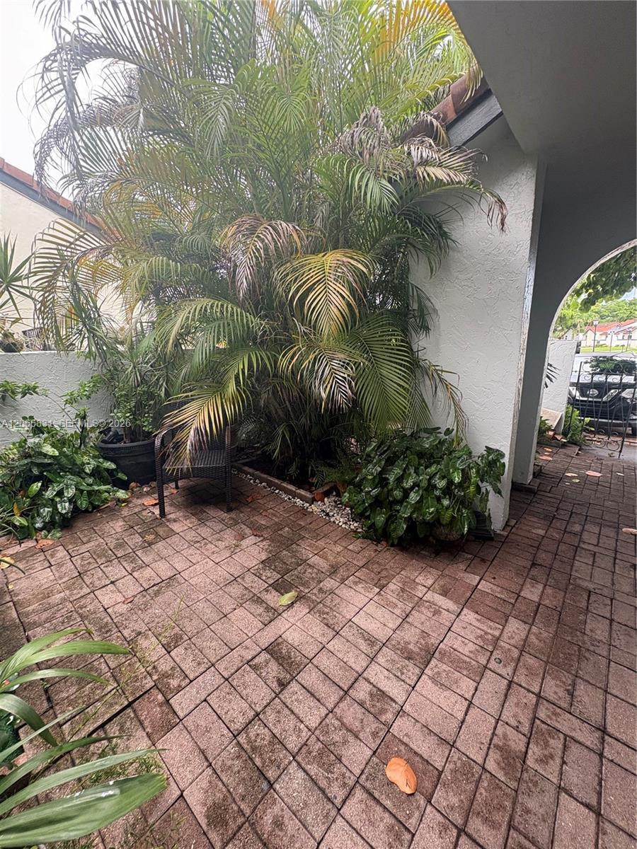 17919 NW 66th Ct, Hialeah FL 33015 photo 4