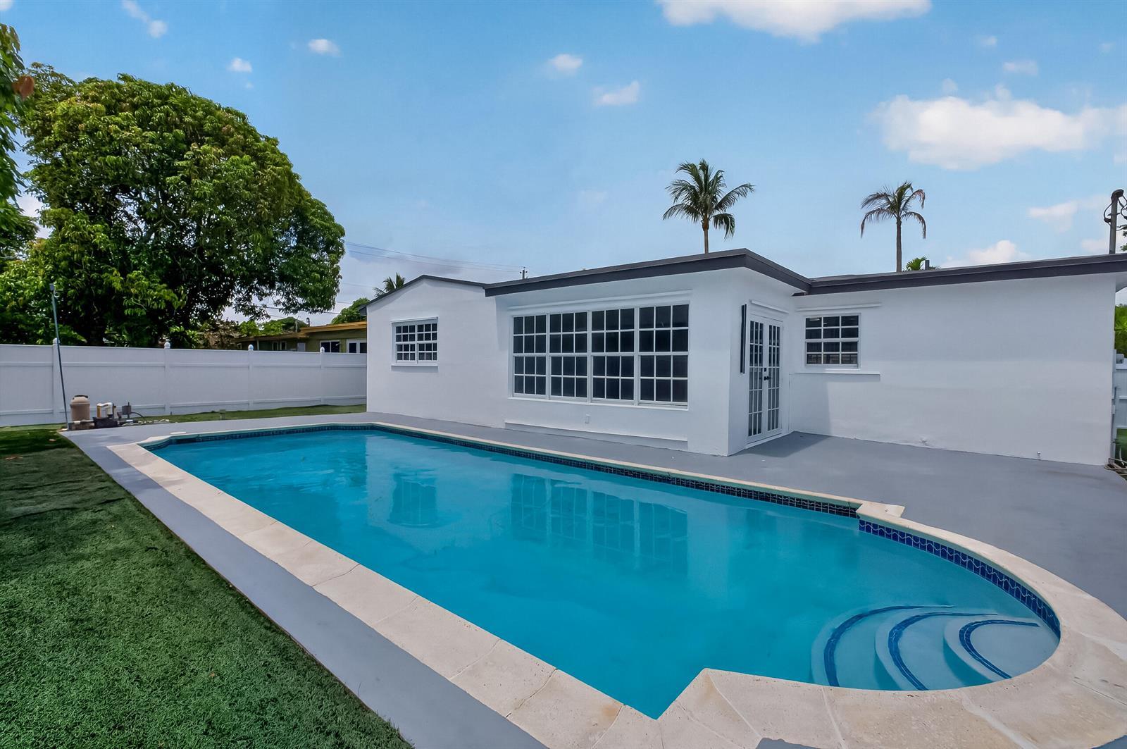 2701 DE SOTO Drive, Miramar FL 33023 photo 4