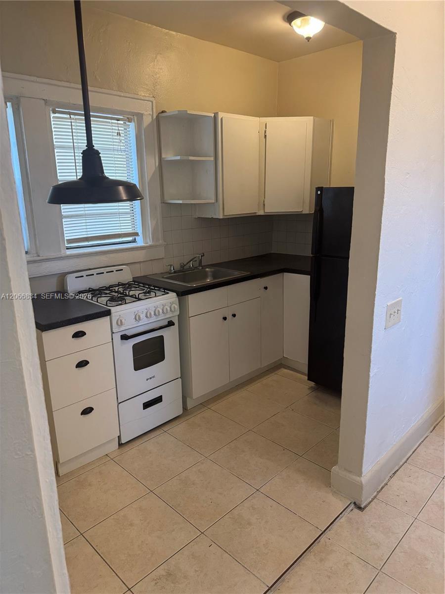 670 W 46th St # 5, Miami Beach FL 33140 photo 2