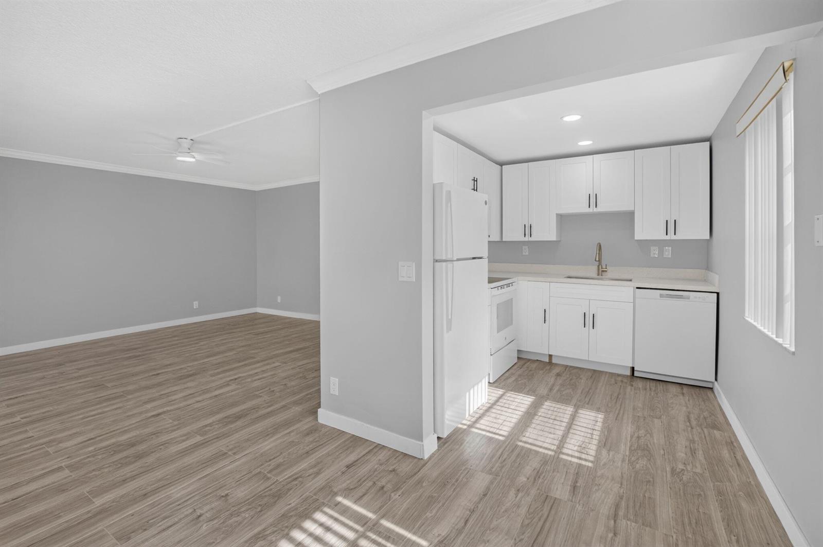 68 Normandy B, Delray Beach FL 33484 photo 2
