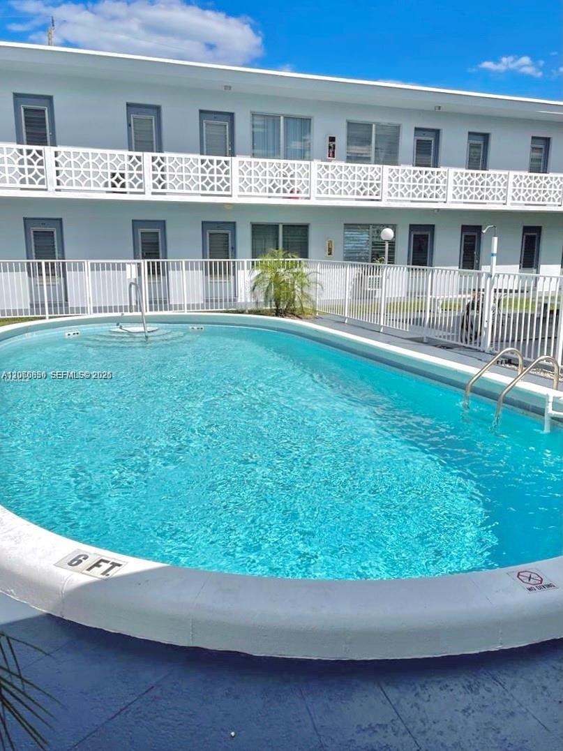 North Miami, FL 33161 photo 2