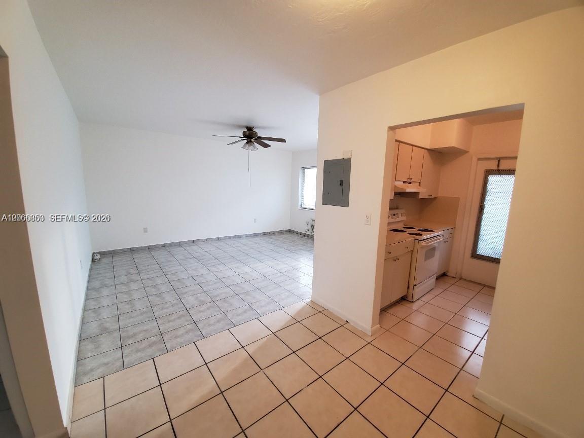 North Miami, FL 33161 photo 4