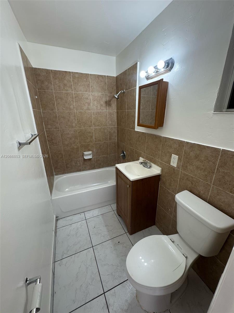 2451 NW 13th Ct # 5, Fort Lauderdale FL 33311 photo 5
