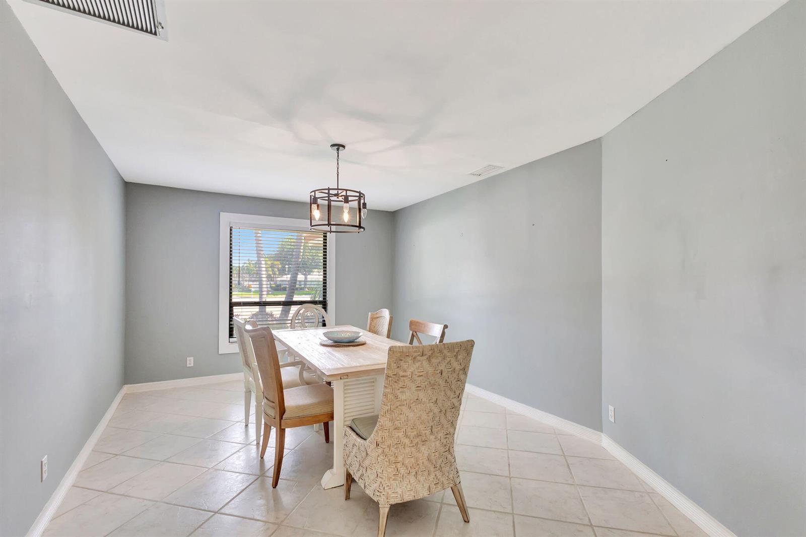 88 Pinehill Trail E, Tequesta FL 33469 photo 5