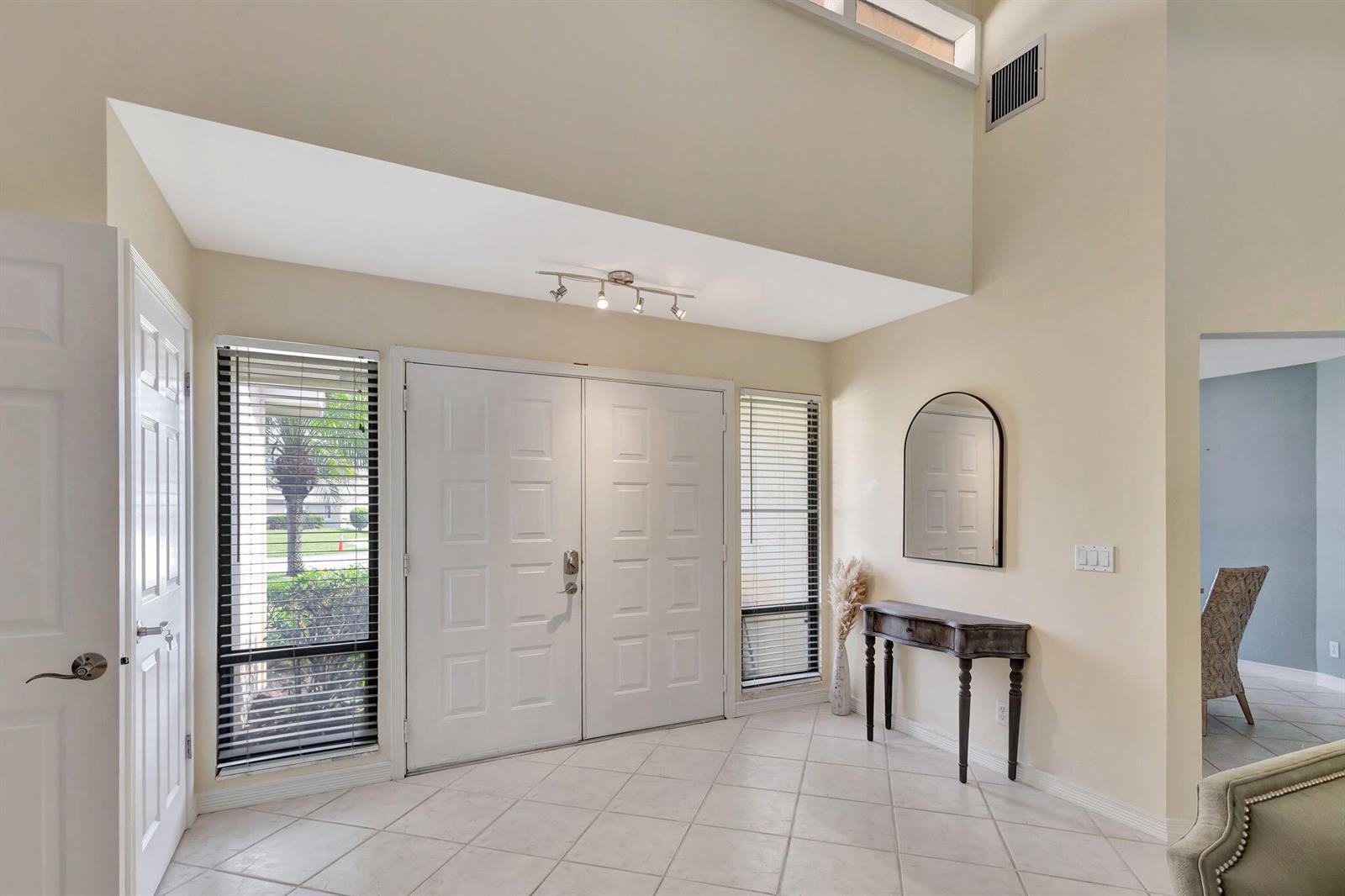 88 Pinehill Trail E, Tequesta FL 33469 photo 4