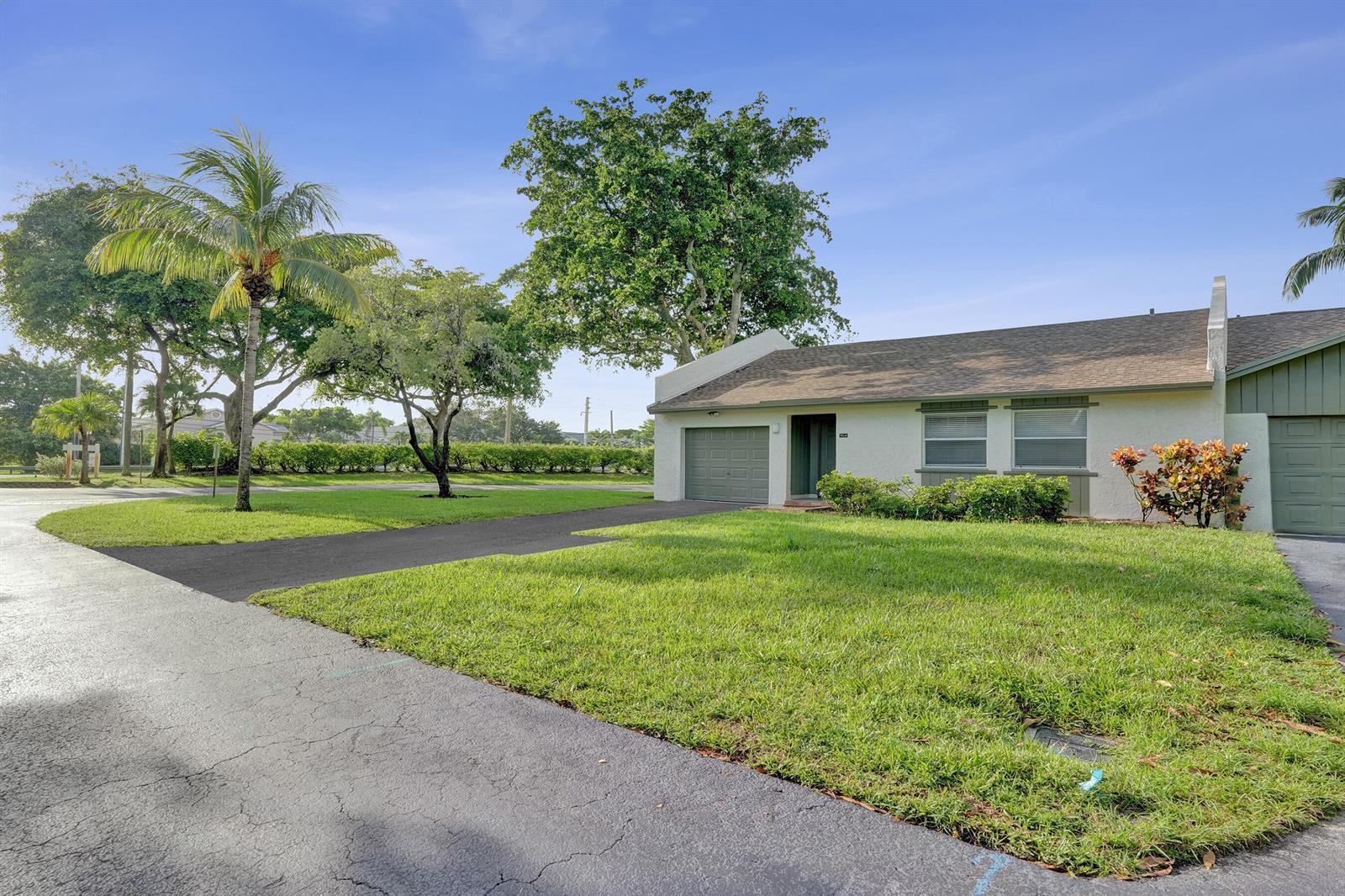 904 NW 51ST Street, Deerfield Beach FL 33064 photo 3