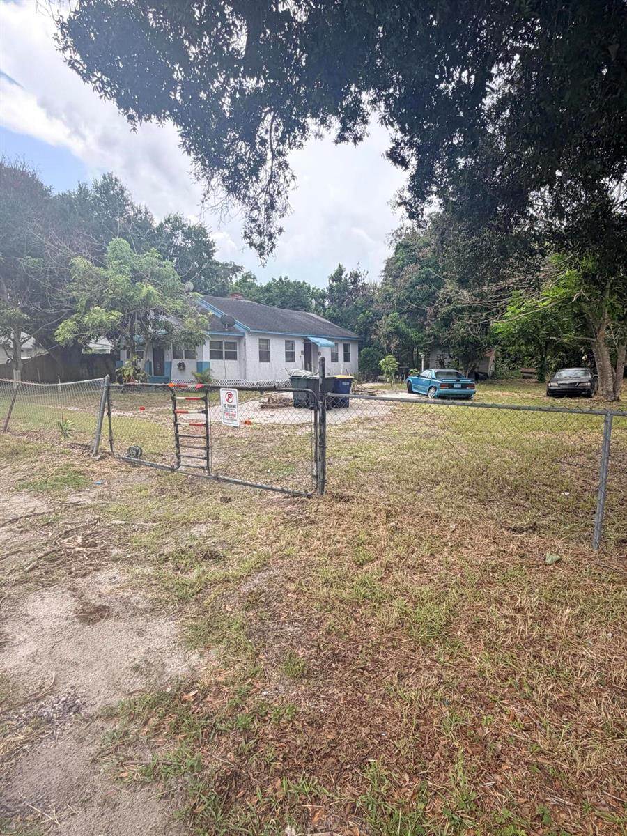 123 N 15TH Street, Fort Pierce FL 34950 photo 3