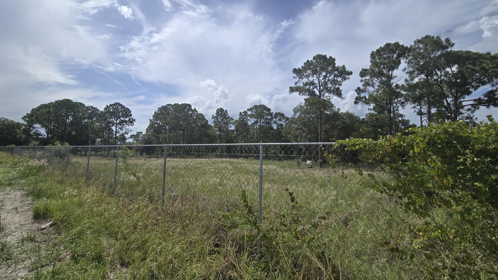 210 N VERDA Street, Clewiston FL 33440 photo 4