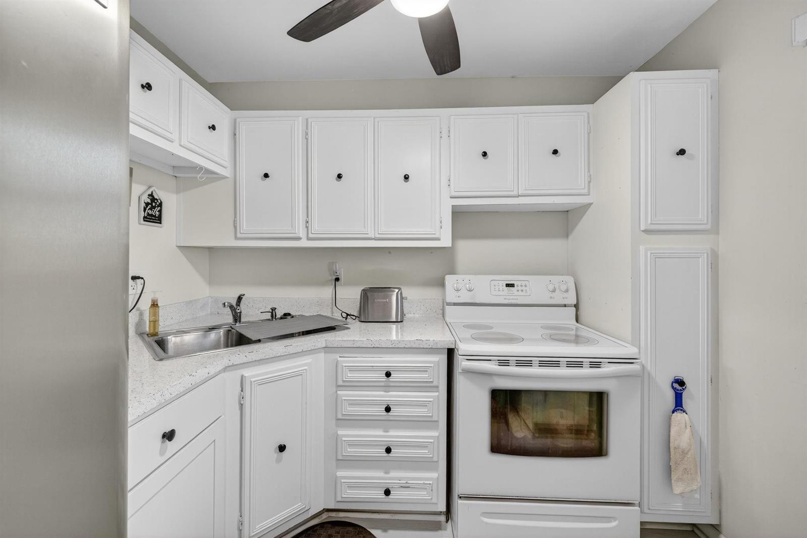 8400 LAGOS DE CAMPO Boulevard # 303, Tamarac FL 33321 photo 5