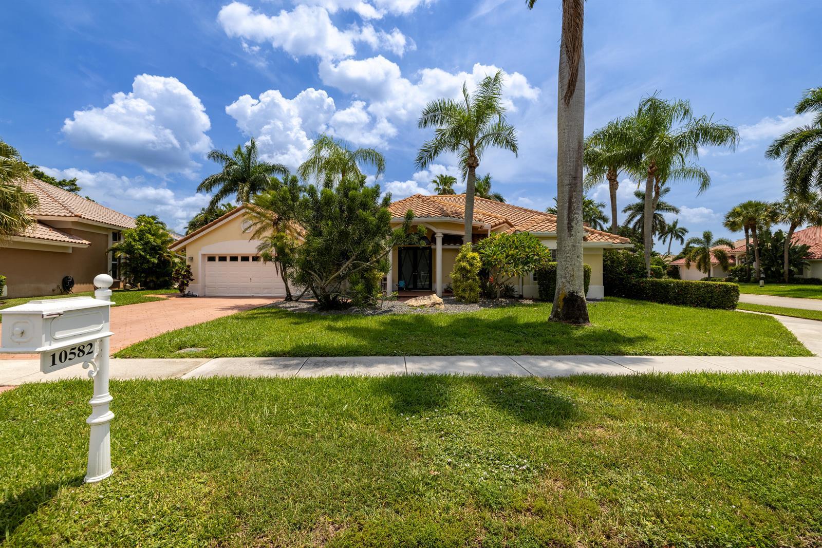 10582 MAPLE CHASE Drive, Boca Raton FL 33498