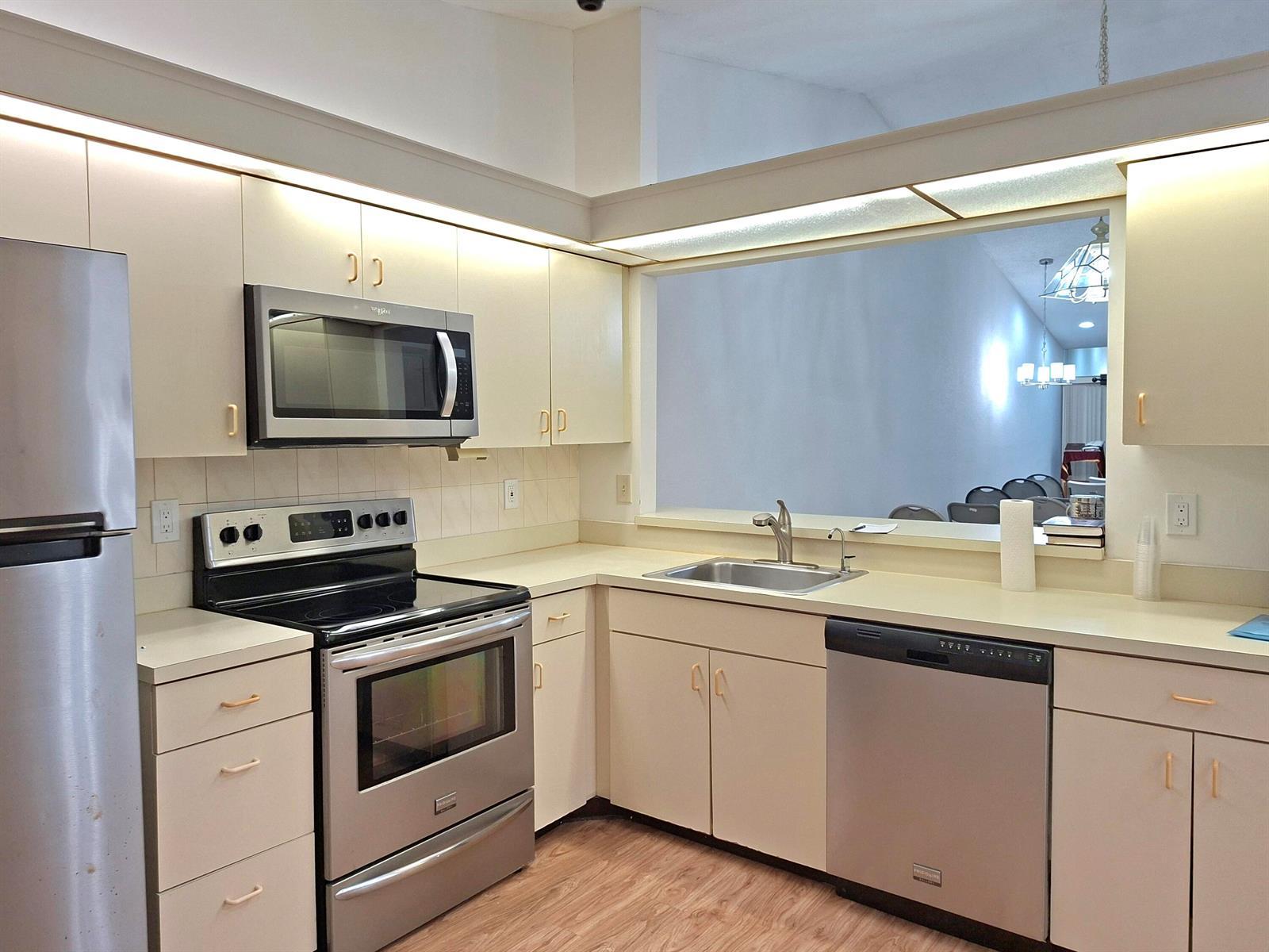 10032 Andrea Lane, Boynton Beach FL 33437 photo 4