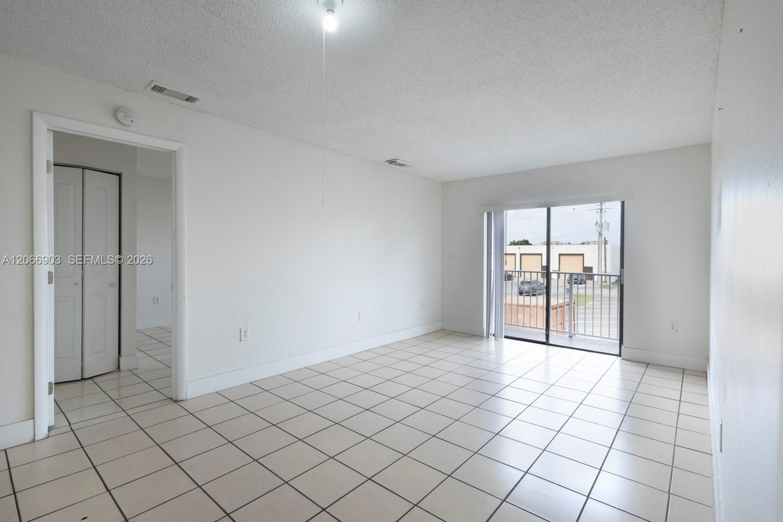 Hialeah, FL 33016 photo 2