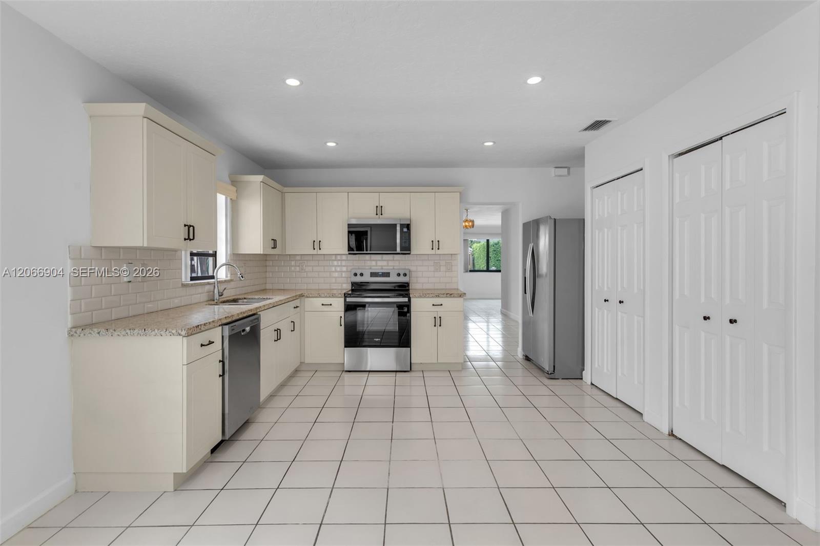 12480 SW 9th St, Miami FL 33184 photo 3