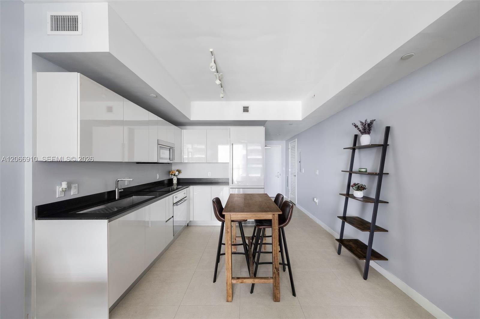 1010 Brickell Ave # 3610, Miami FL 33131 photo 4