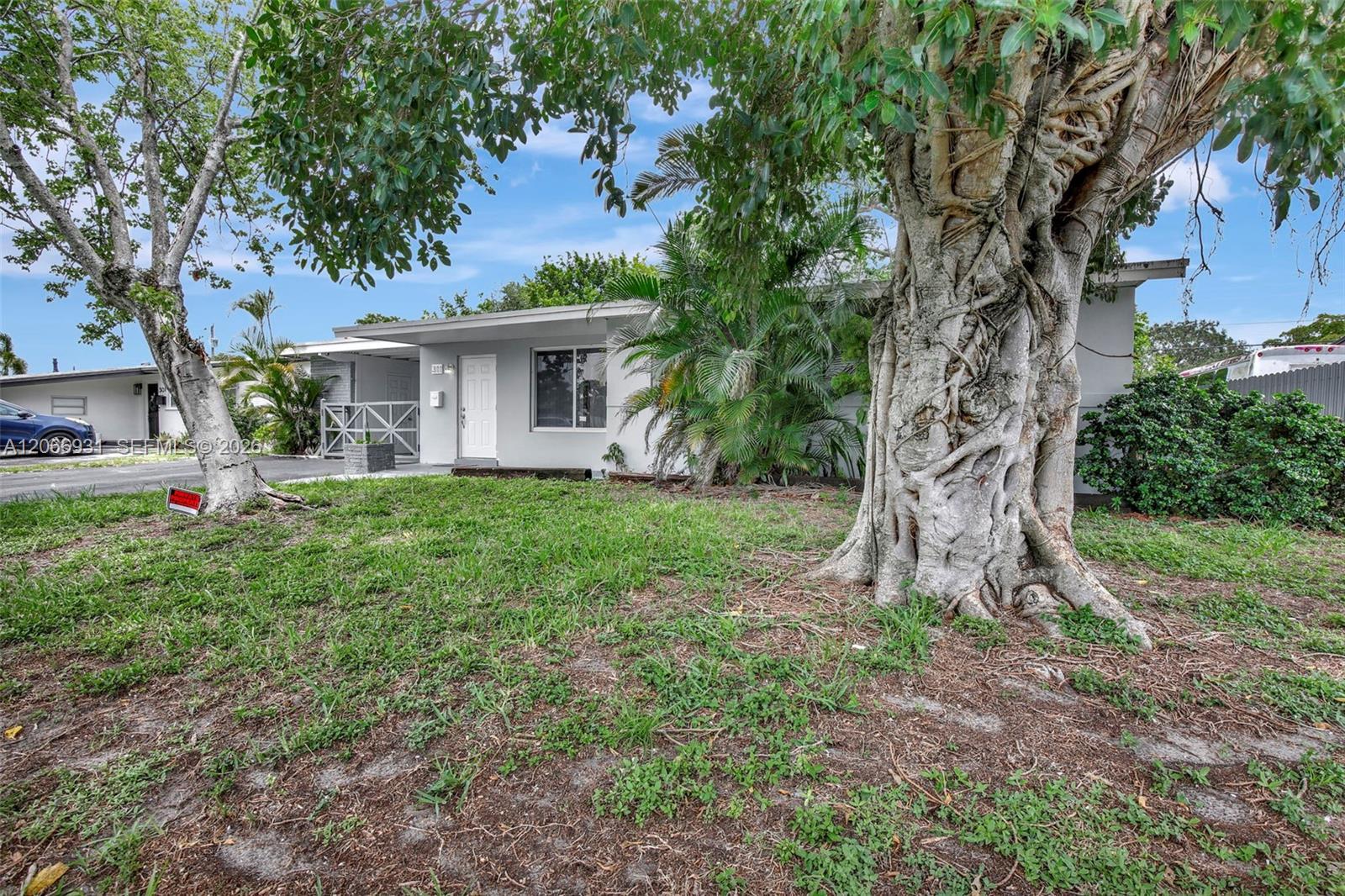 311 SW 68th Ter, Pembroke Pines FL 33023 photo 4