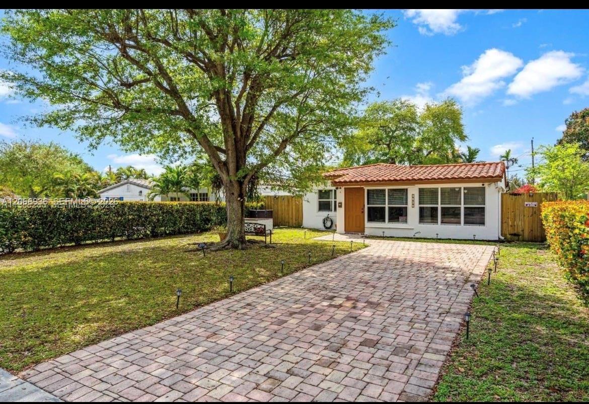1482 NE 175th St, North Miami Beach FL 33162