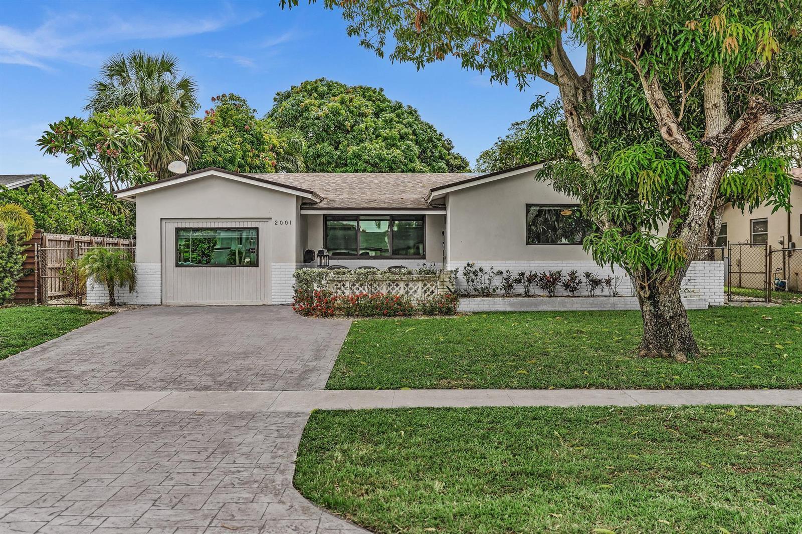 2001 N 52ND Avenue, Hollywood FL 33021