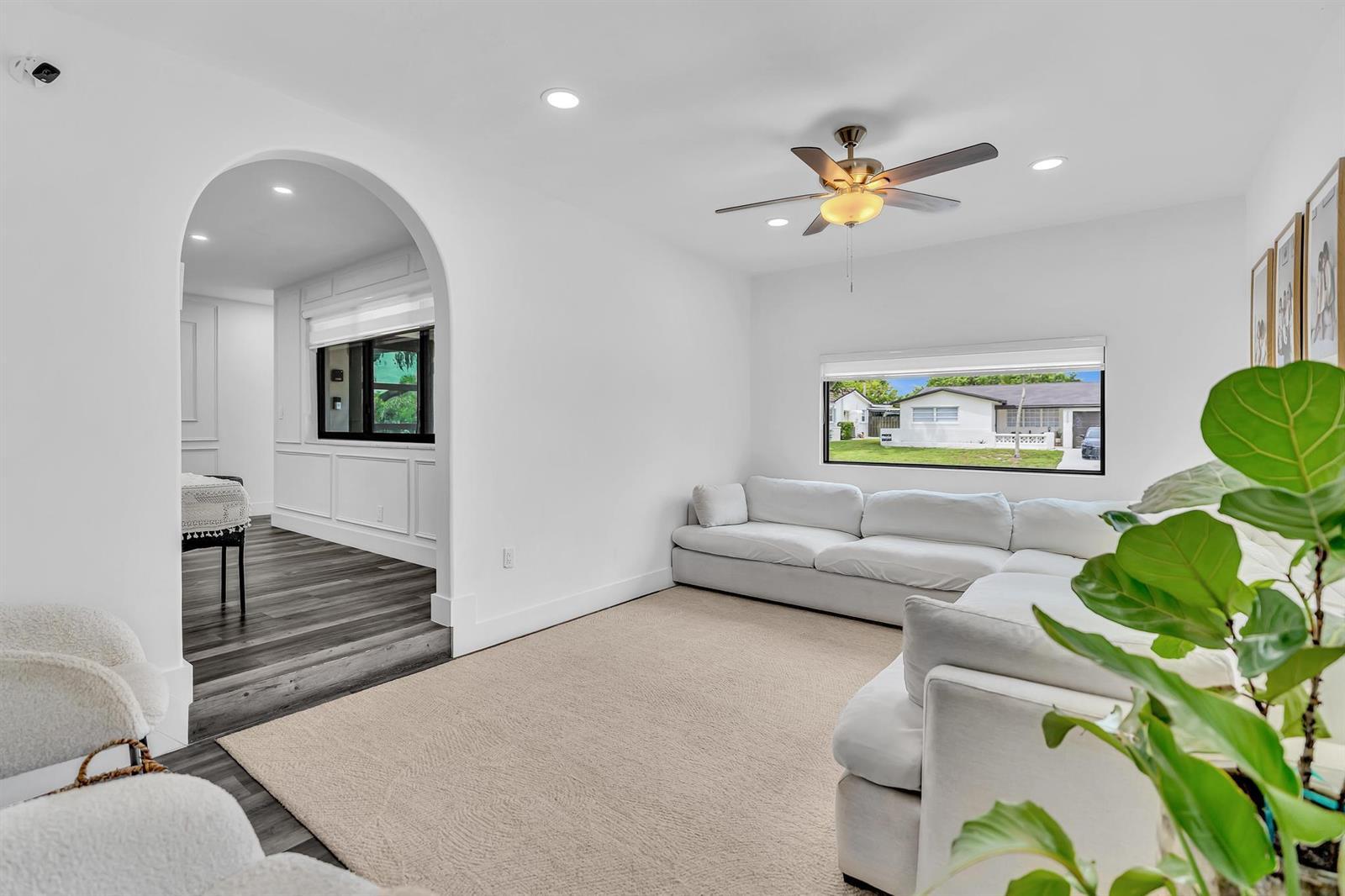 2001 N 52ND Avenue, Hollywood FL 33021 photo 4