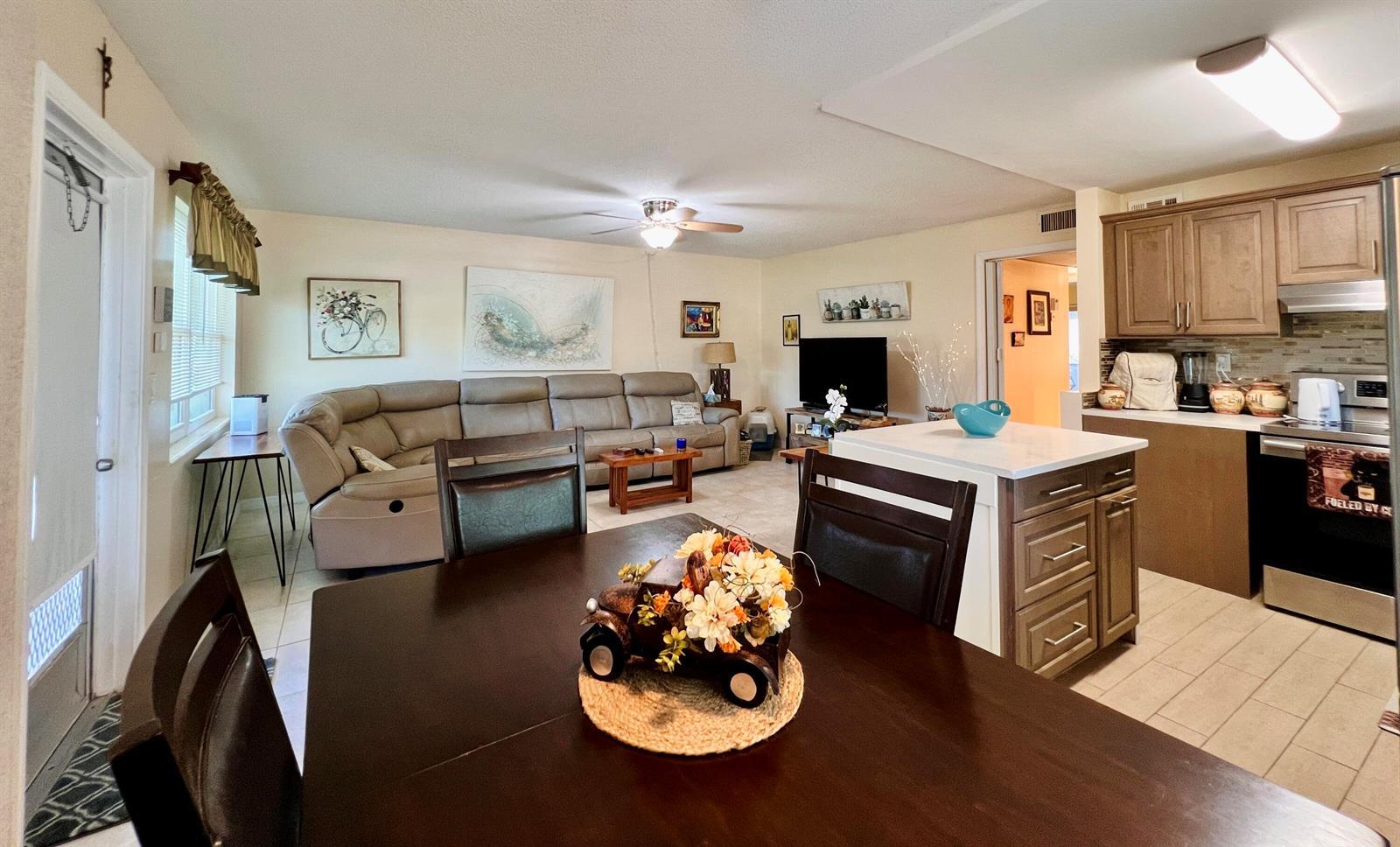 131 Andover F, West Palm Beach FL 33417 photo 3