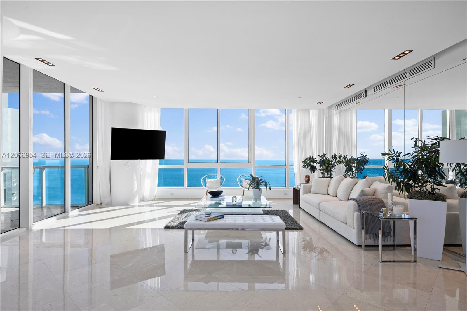 100 S Pointe Dr # 3207, Miami Beach FL 33139