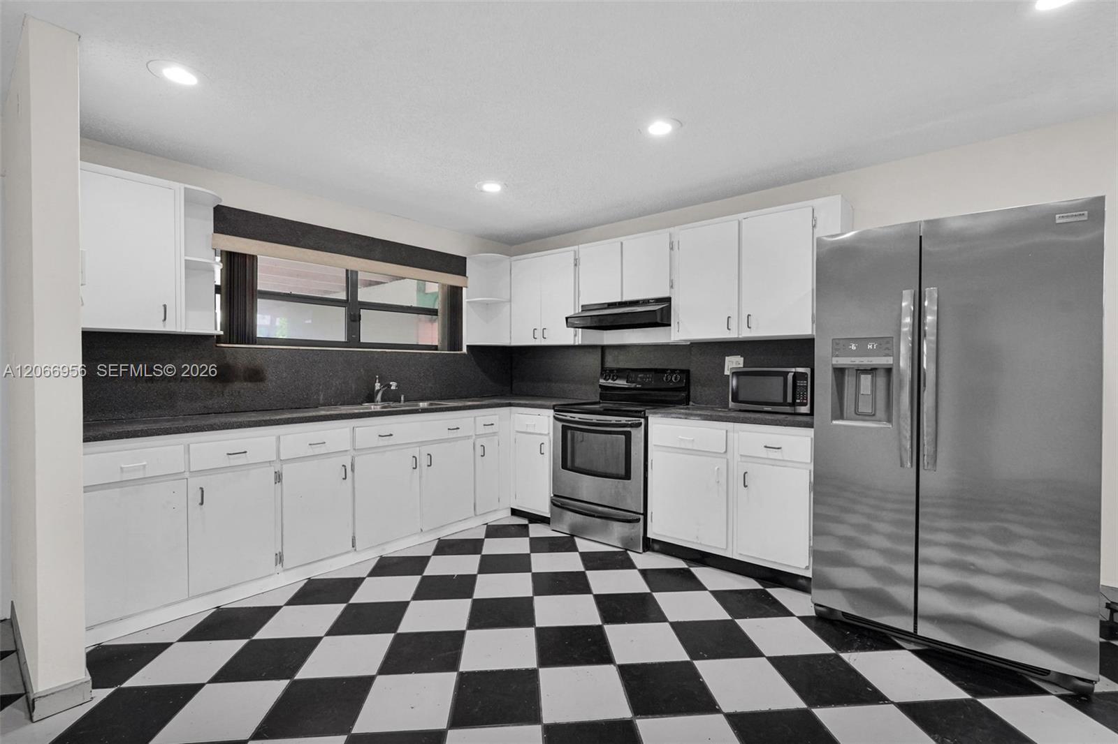 81 NW 41st St # 2, Miami FL 33127 photo 2
