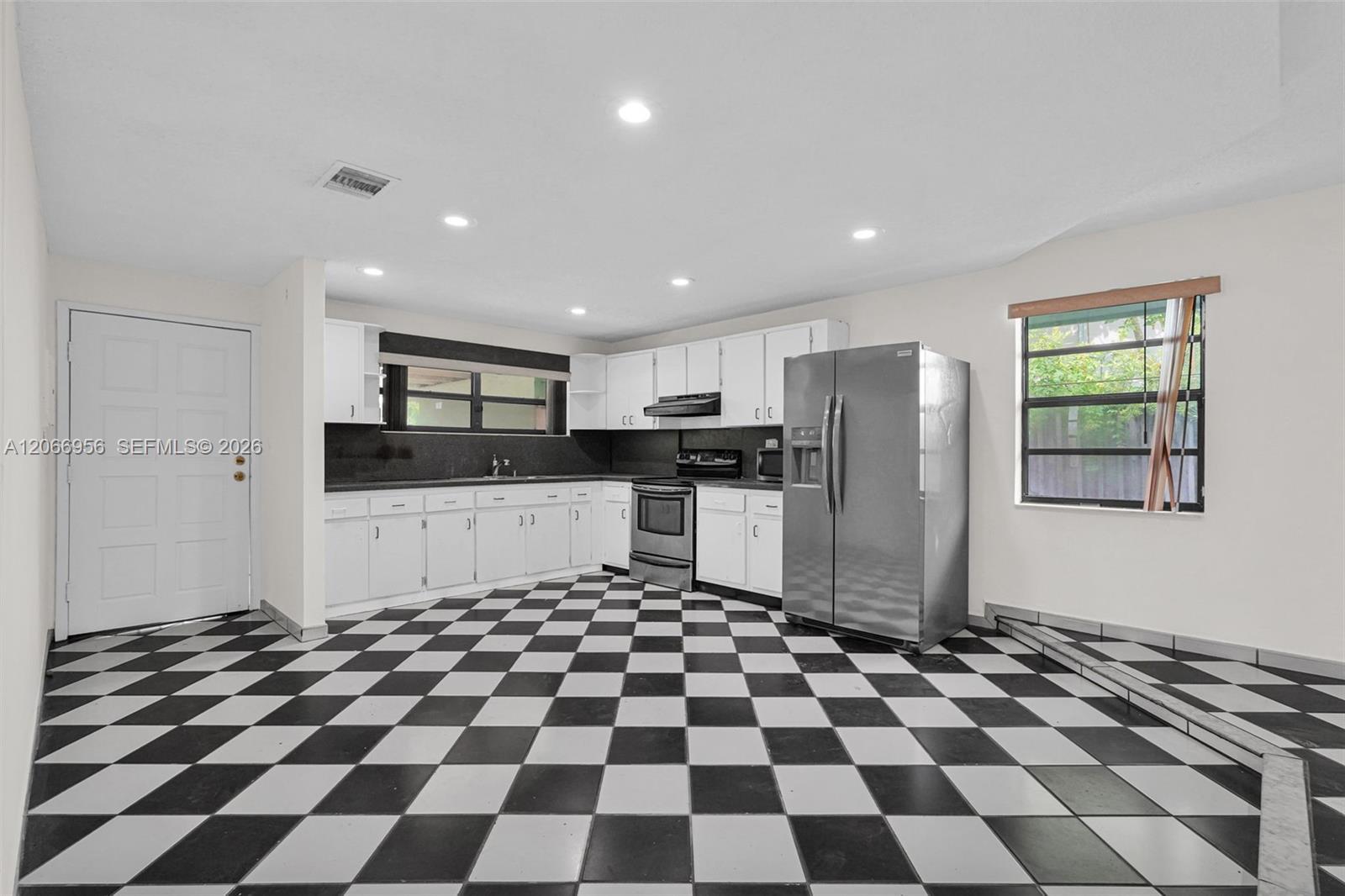 81 NW 41st St # 2, Miami FL 33127 photo 4