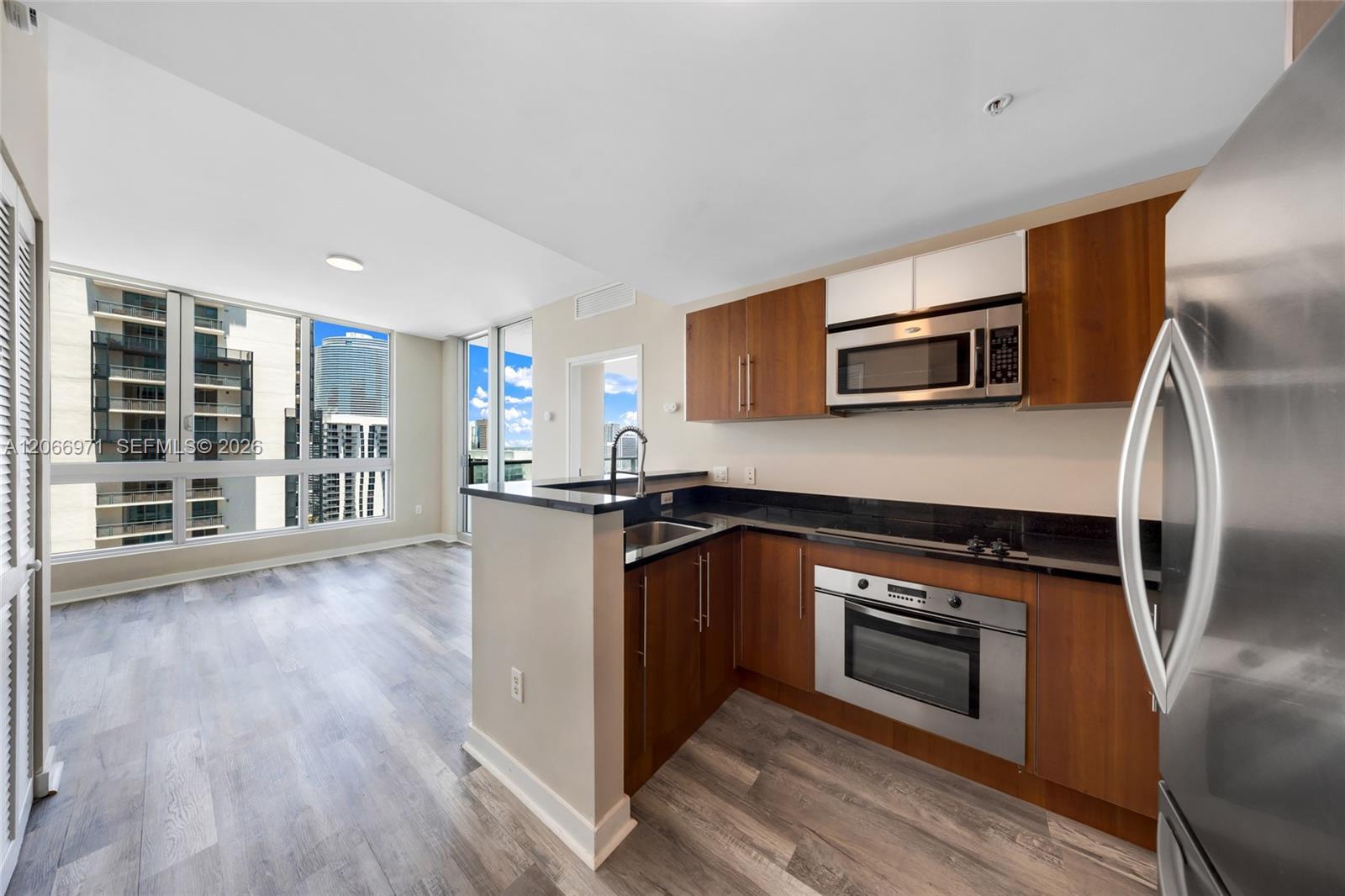 300 S Biscayne Blvd # 2911, Miami FL 33131 photo 3