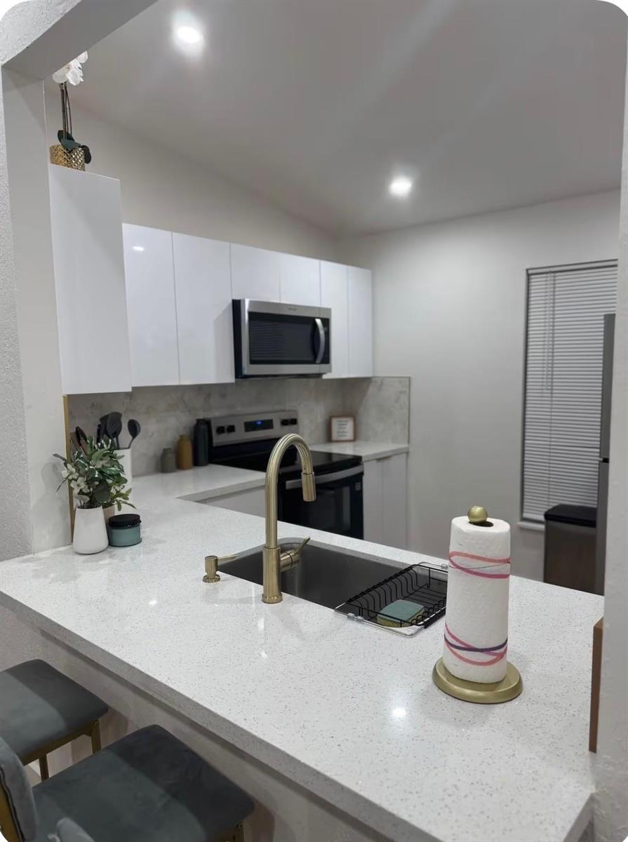 3007 NW 204th Terrace, Miami Gardens FL 33056 photo 2