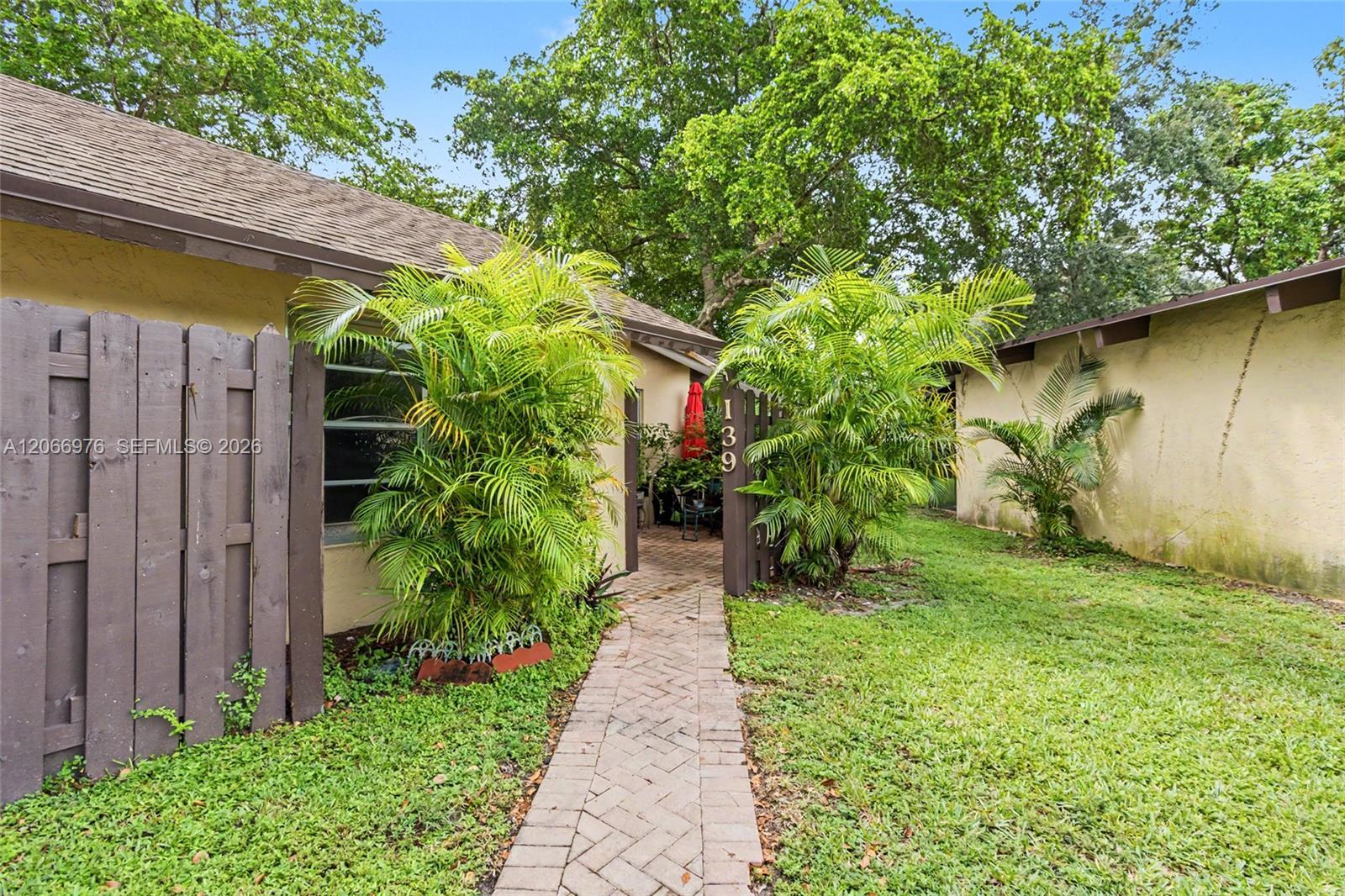 139 Essex Rd # 28, Hollywood FL 33024